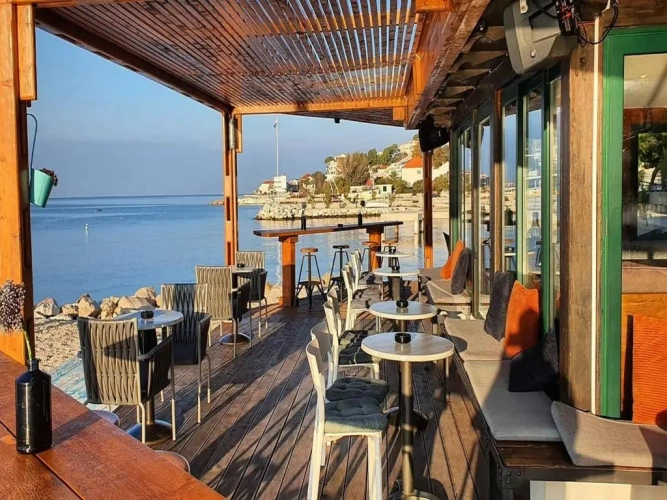 2 Bedrooms Apartment with balcony