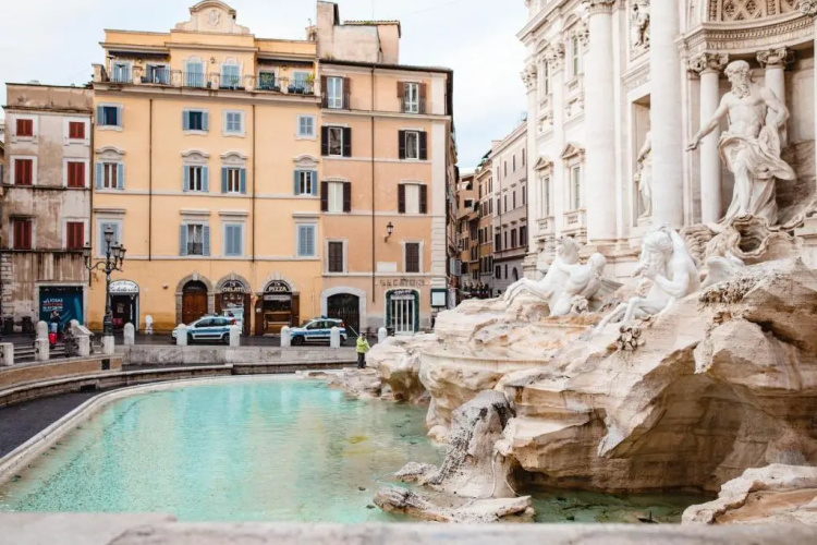 Delfini Trevi House