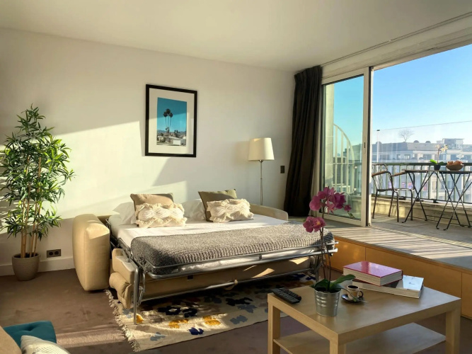 1610B - Stunning studio with Champs Elysées Views!