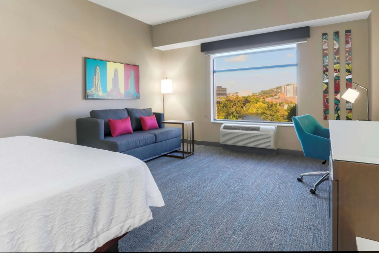 Hampton Inn & Suites Pittsburgh-Downtown