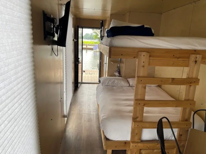 Comfort room
