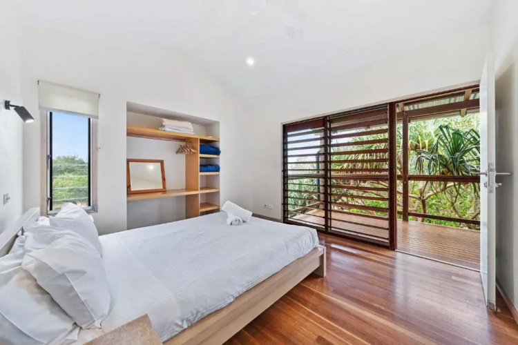 Laguna House
