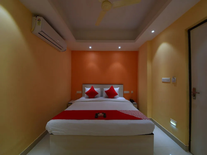 OYO Flagship 630 VIP Road
