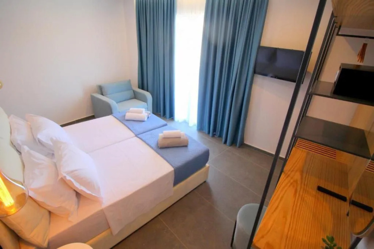 Blue Eye Hotel