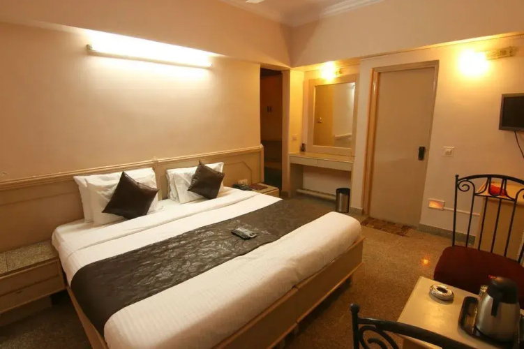 Hotel Karan Palace