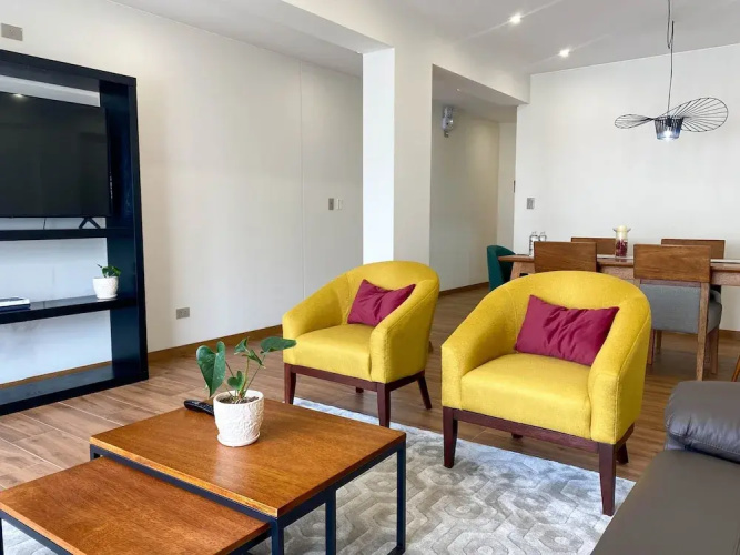 w Captivating 2BR With Balcony in Miraflores