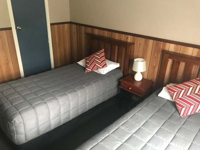 Fairy Springs Motel