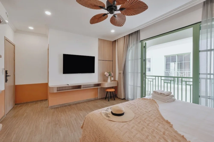 4 Bedrooms Classic Villa with city view