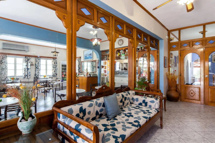 Akis Hotel
