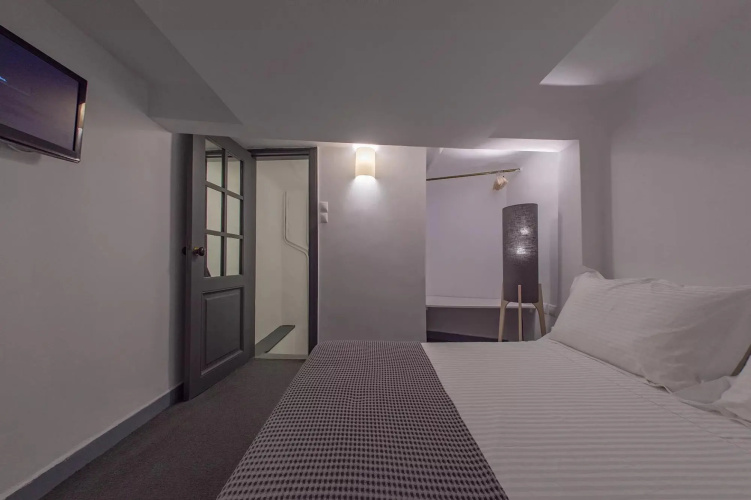 Art Pantheon Apartment (Two-Bedrooms)