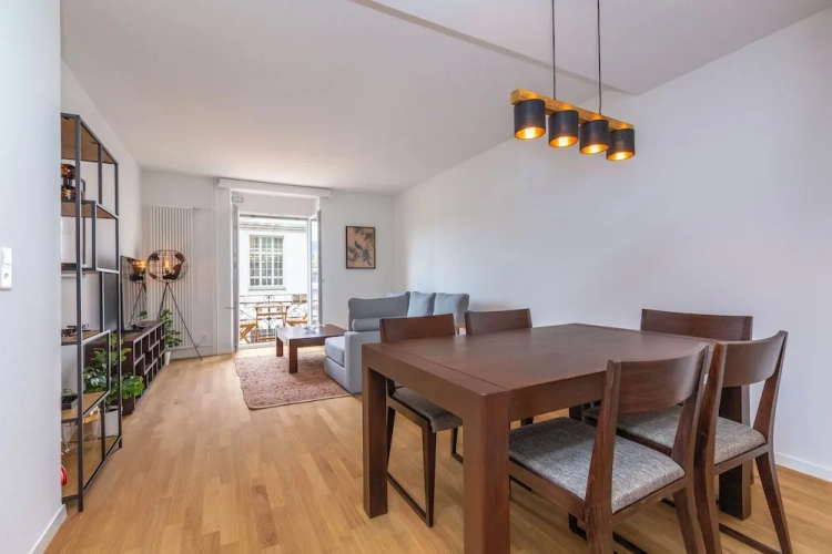 2 Bedrooms Apartment