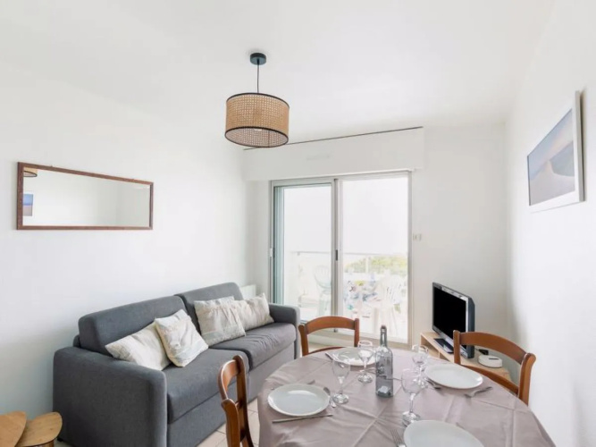 Villa Claire Neurazy 25327