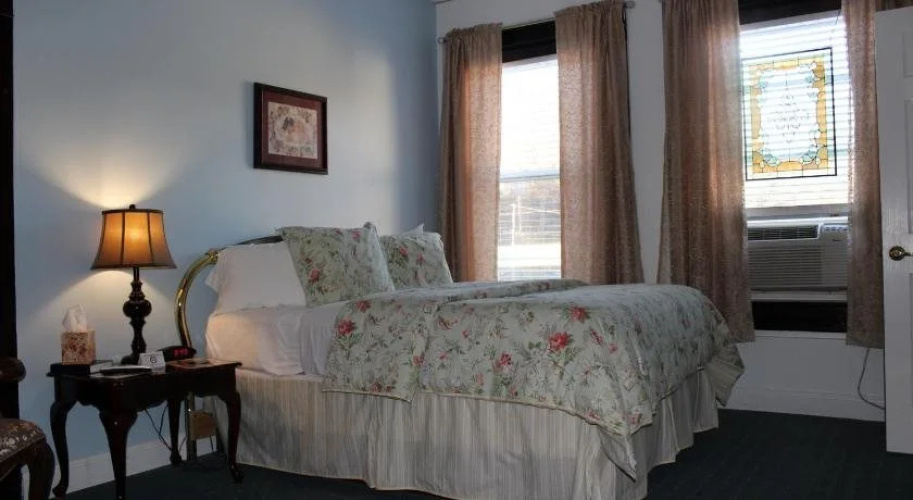 Ruebel Hotel