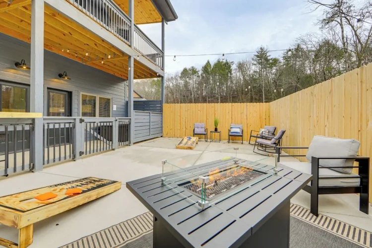 3 Bedrooms Cottage with balcony