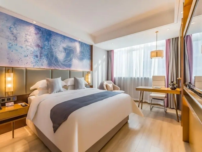 Standard Double room with street view