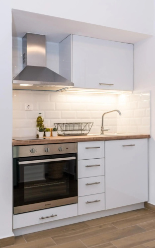 Wide Comfy Studio Apartment Centrally Located In Thissio