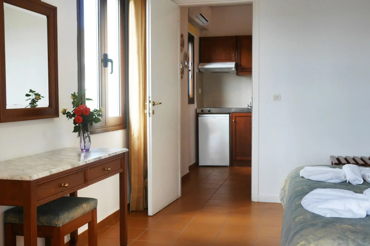 Areti Hotel