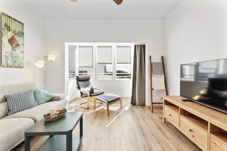 2 Bedrooms Apartment