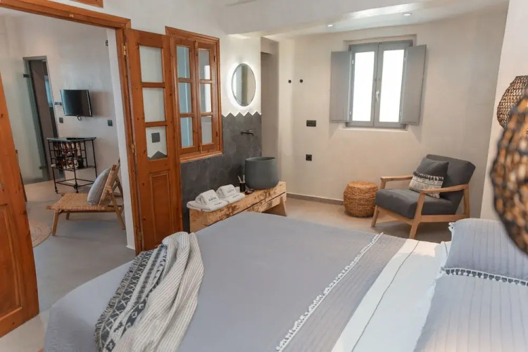 Almyra Studios & Apartments