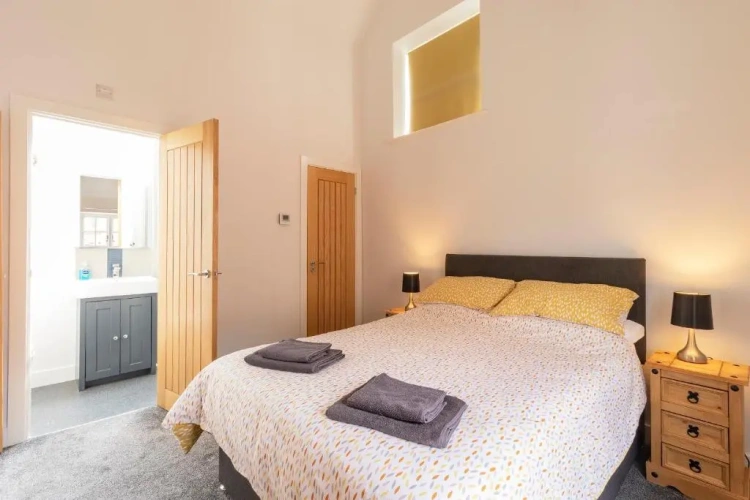 3 Bedrooms Cottage