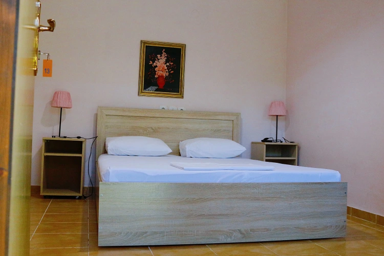 Standard Twin room with garden view