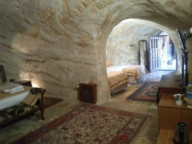 Naturels Cave House