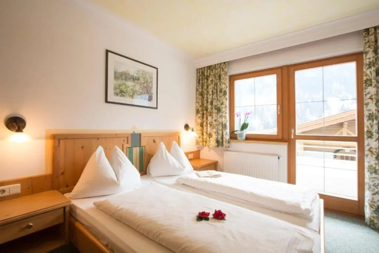 3 Bedrooms Sextuple Apartment