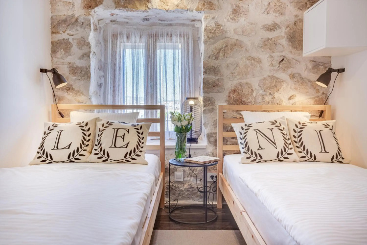 Luxury LeNi Guest House