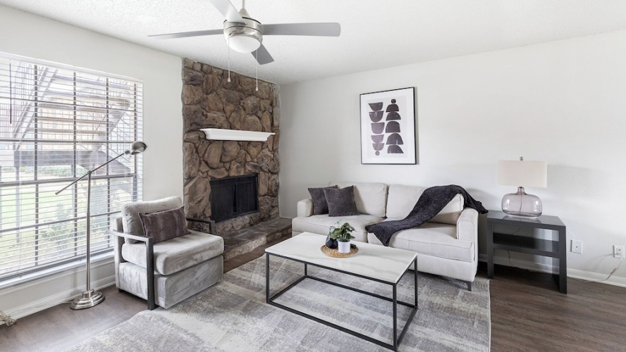 2 Bedrooms Apartment