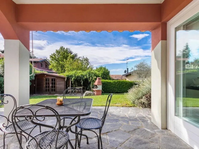 Sunny Villa With Terrace