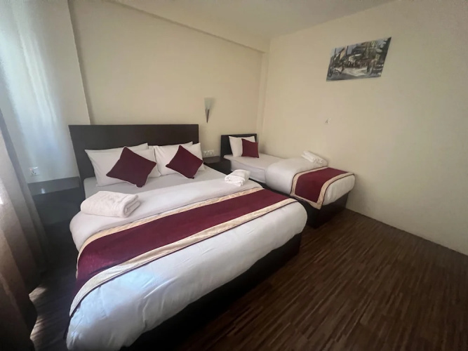 Hotel Down to Earth