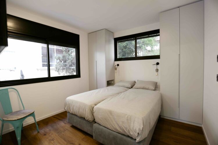 HolyGuest - Gordon 25 Over view