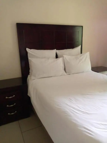 Lewatle guest lodge