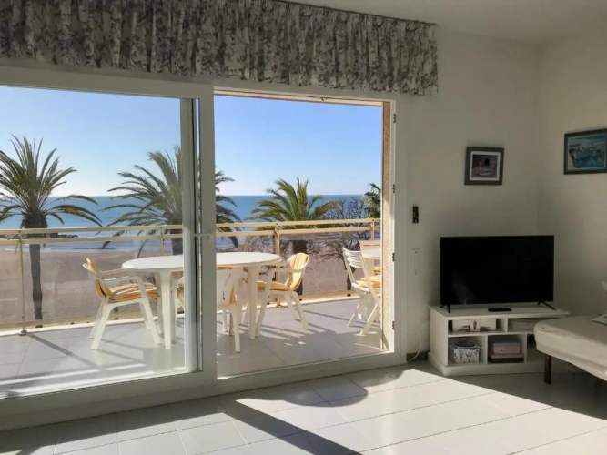 3 Bedrooms Apartment