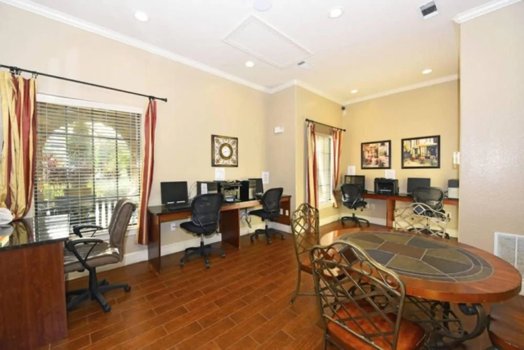 Under The Palms 3 Bedroom Condo by Redawning