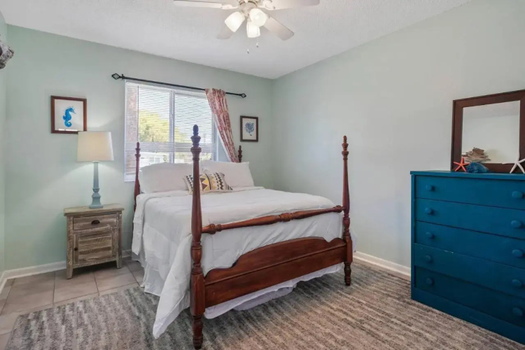 Beach Bungalow 700
