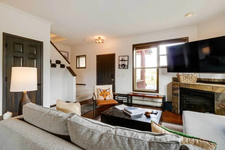 Mtn Views & Fireplace: Stunning Dillon Townhome!