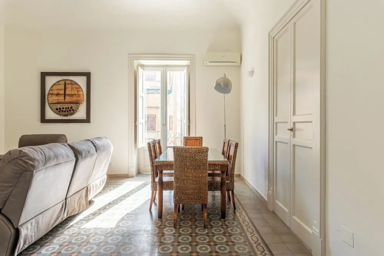 3 Bedrooms Apartment