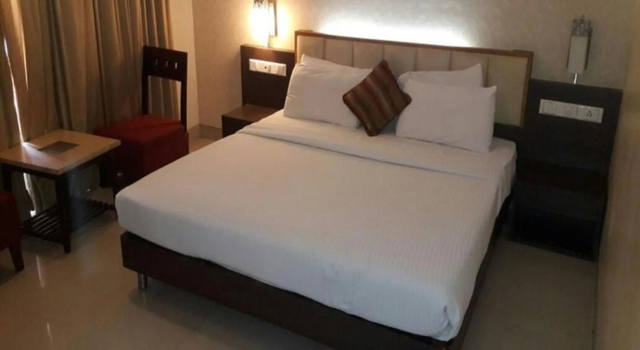 Hotel Sadanand Regency