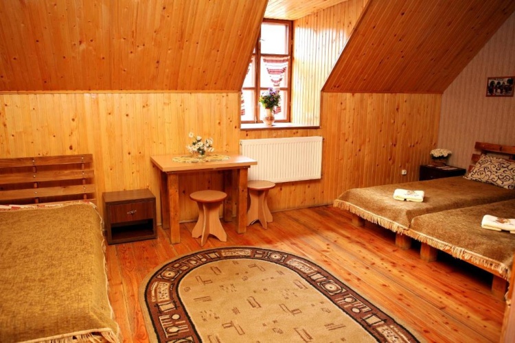 Standard Triple room