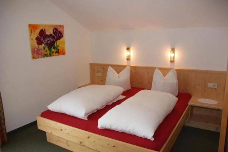 3 Bedrooms Apartment