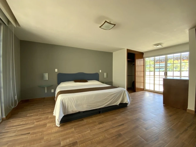 1 Bedroom Apartment with balcony and with city view