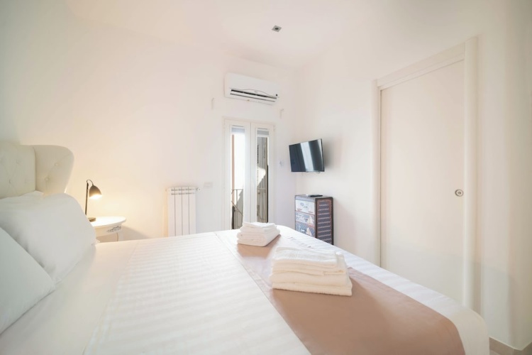 Standard Double room with balcony and with city view