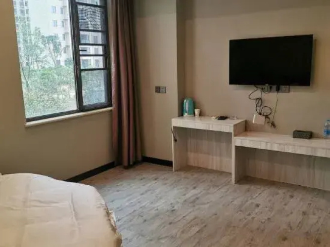 Huilong Hotel