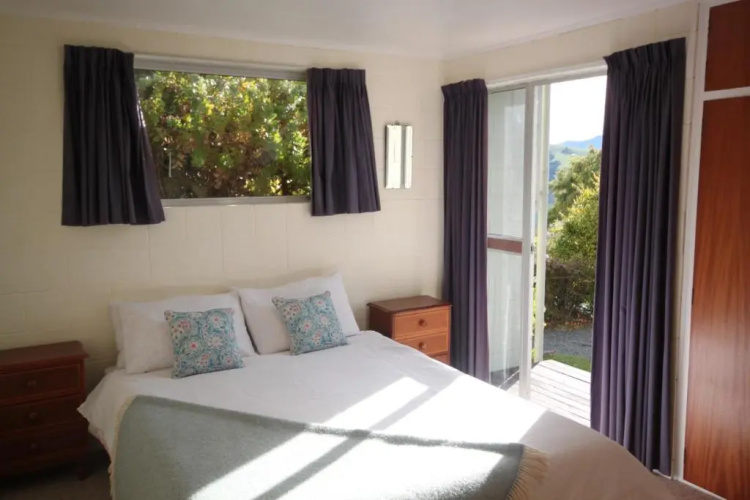 Akaroa Harbour View - Christchurch Holiday Homes