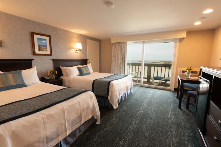 Red Jacket Beach Resort