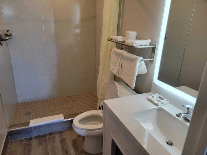 Stadium Inn & Spas