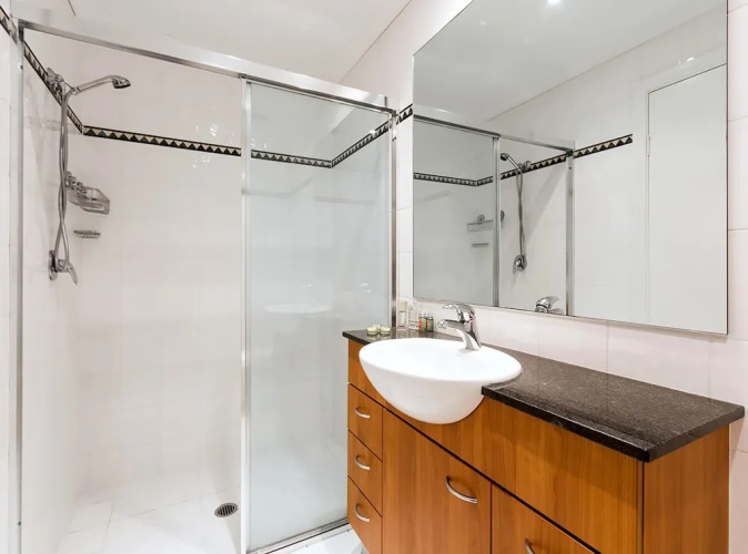 BONDI BEACH RETREAT (016i)
