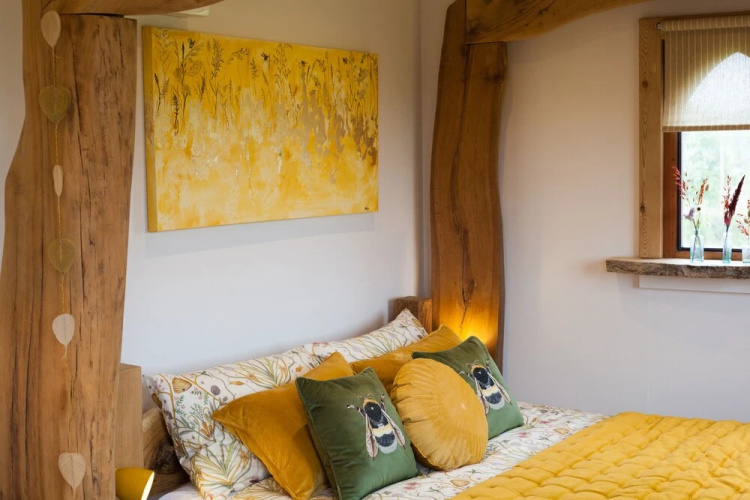 Luxury Shepherd's Hut Style Cabin With Views