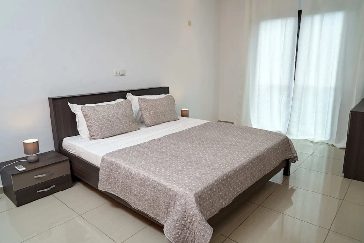 2 Bedrooms Apartment